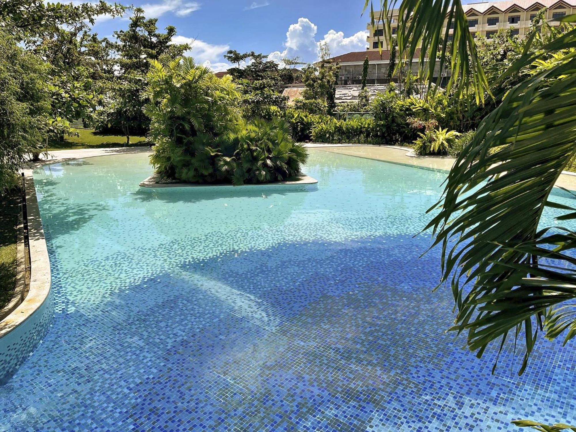 Dominiks Quite And Elegant Studio Ocean View Pool At Tambuli Resort High Floor Lapu-Lapu City Buitenkant foto